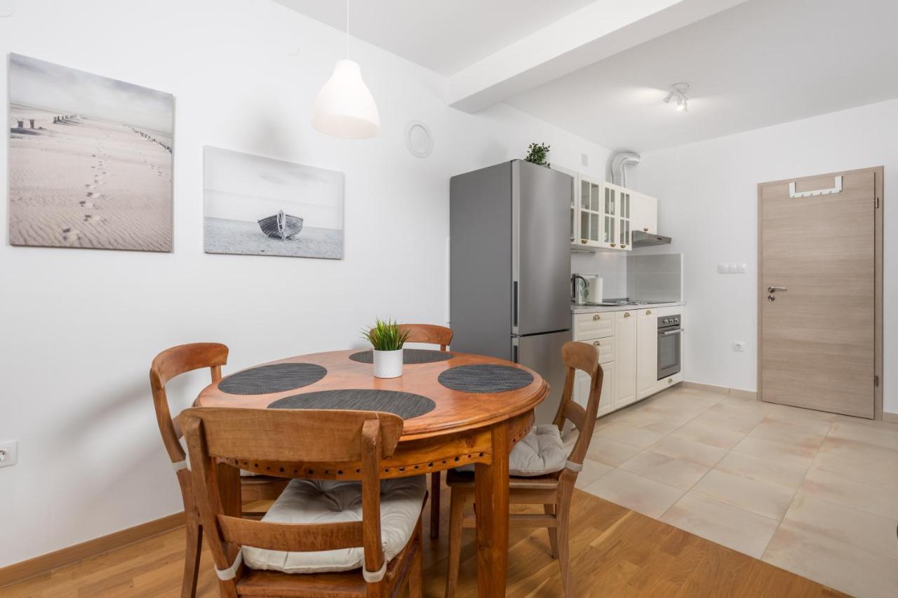 Sailor'S Nest Apartment ดรามัลย์ ภายนอก รูปภาพ